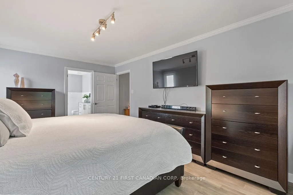 Photo 24 of 1677 Phillbrook Crescent, London, North B — HOMEH