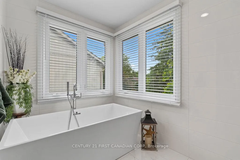 Photo 26 of 1677 Phillbrook Crescent, London, North B — HOMEH