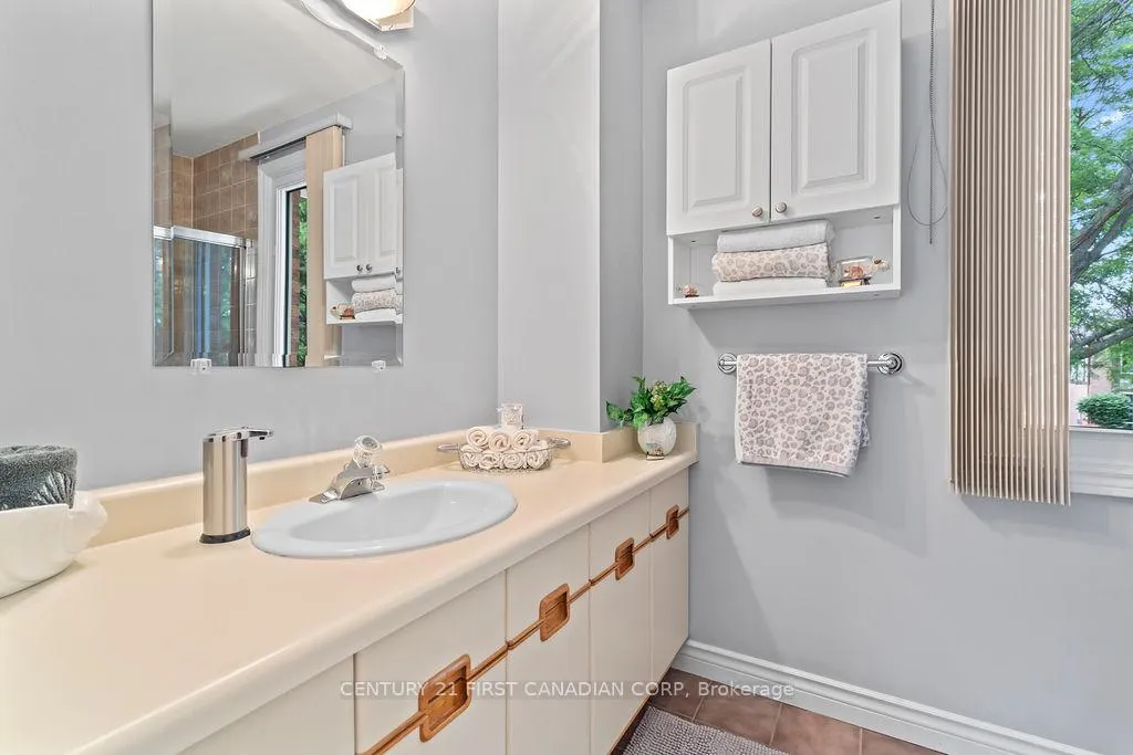 Photo 30 of 1677 Phillbrook Crescent, London, North B — HOMEH