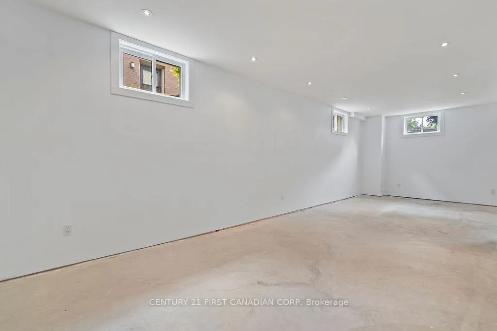 Photo 32 of 1677 Phillbrook Crescent, London, North B — HOMEH