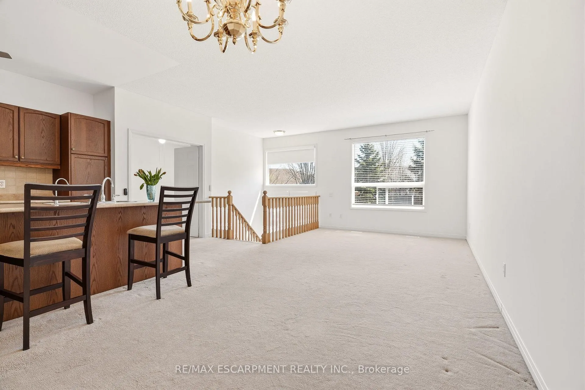 Photo 6 of Unit 40, 4400 Millcroft Park Drive, Burlington, Rose — HOMEH