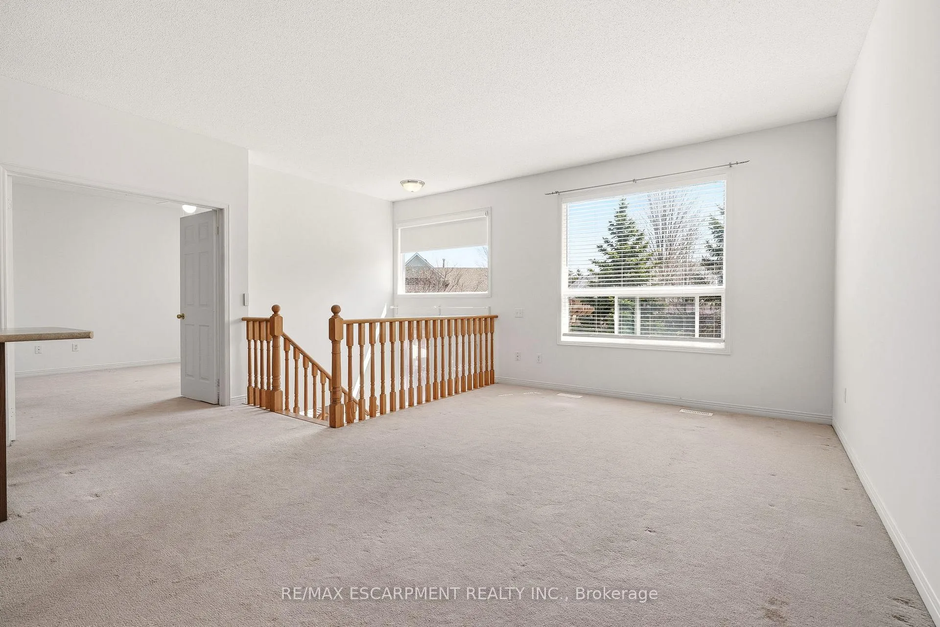 Photo 8 of Unit 40, 4400 Millcroft Park Drive, Burlington, Rose — HOMEH