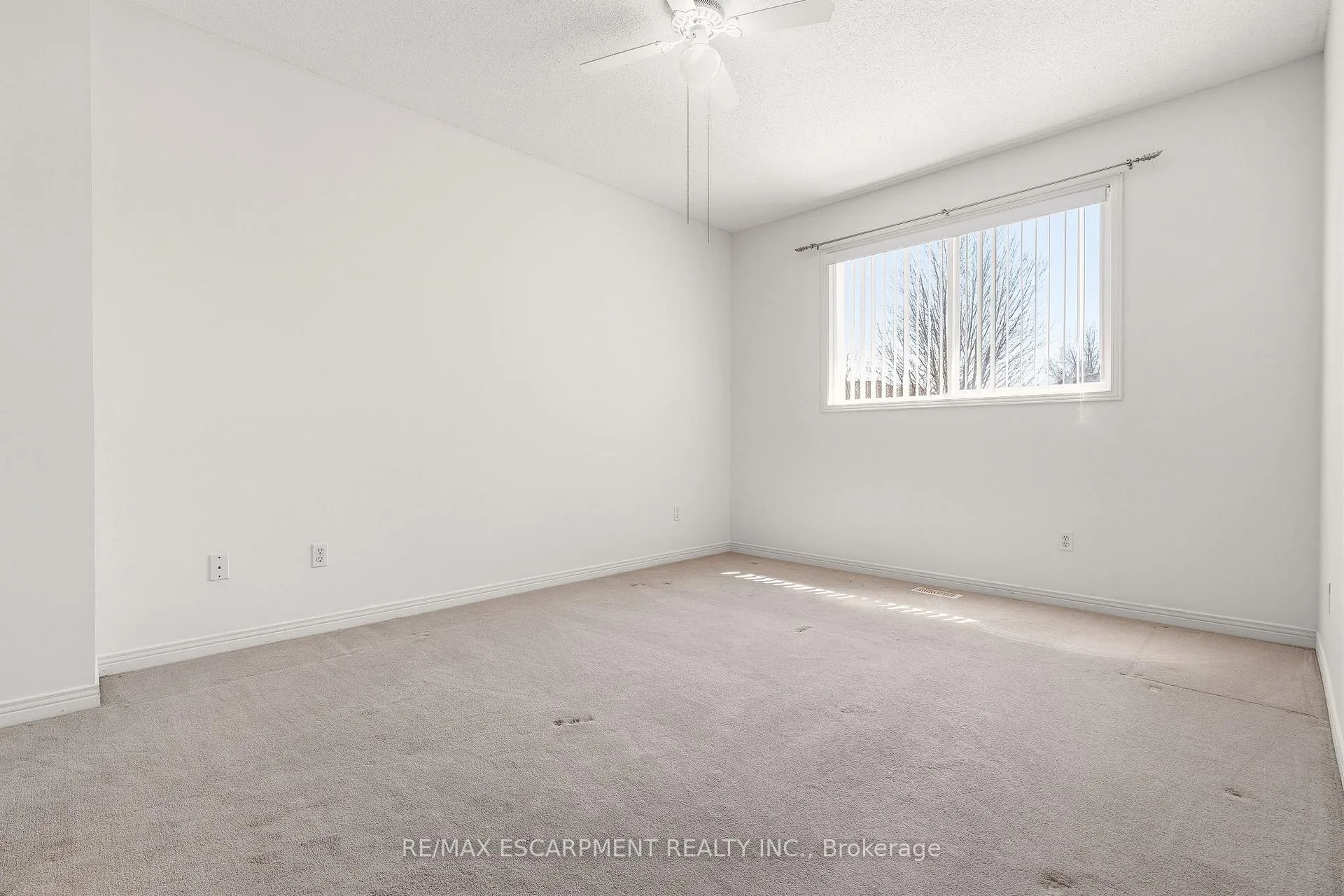 Photo 10 of Unit 40, 4400 Millcroft Park Drive, Burlington, Rose — HOMEH