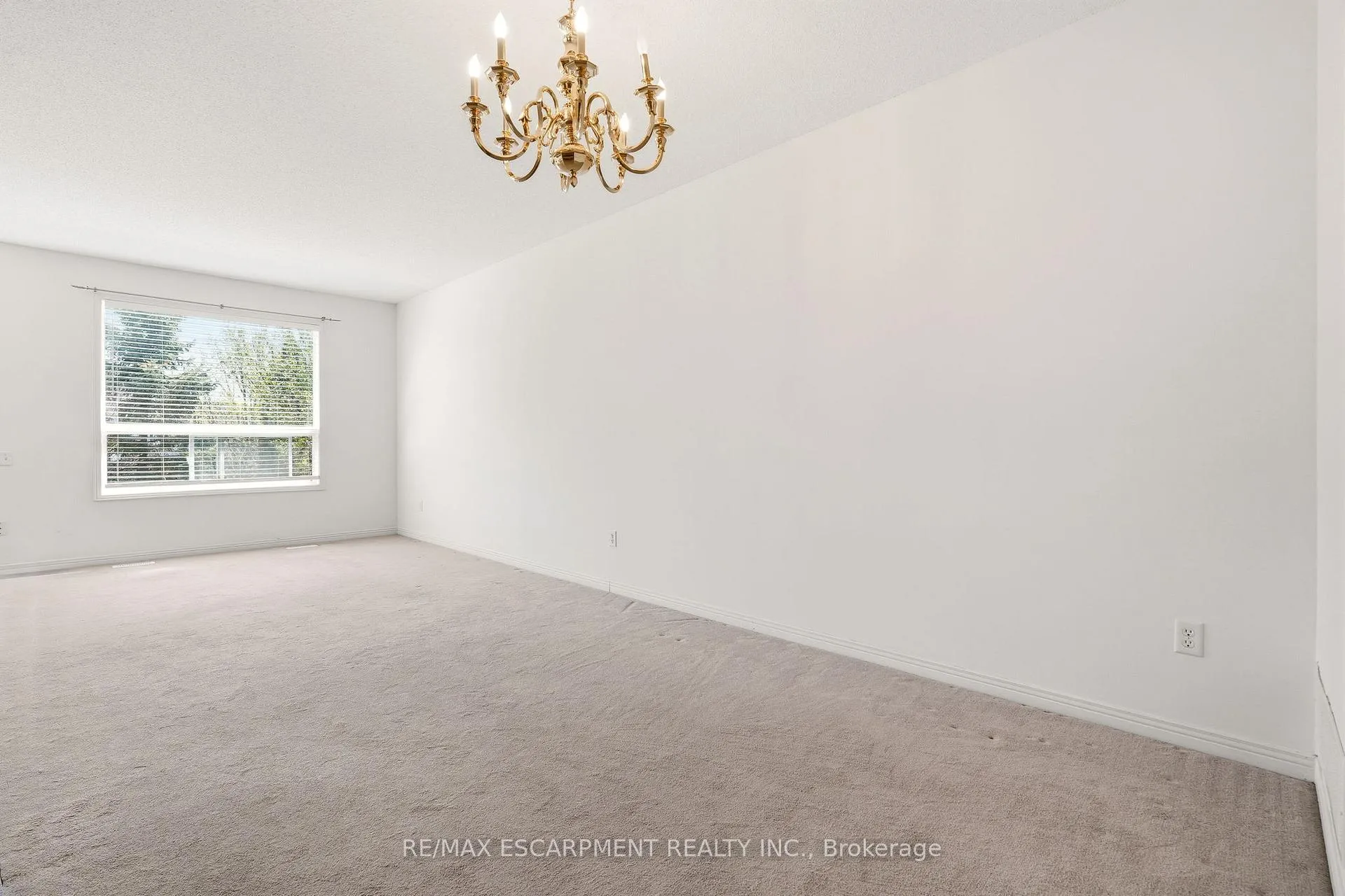 Photo 11 of Unit 40, 4400 Millcroft Park Drive, Burlington, Rose — HOMEH