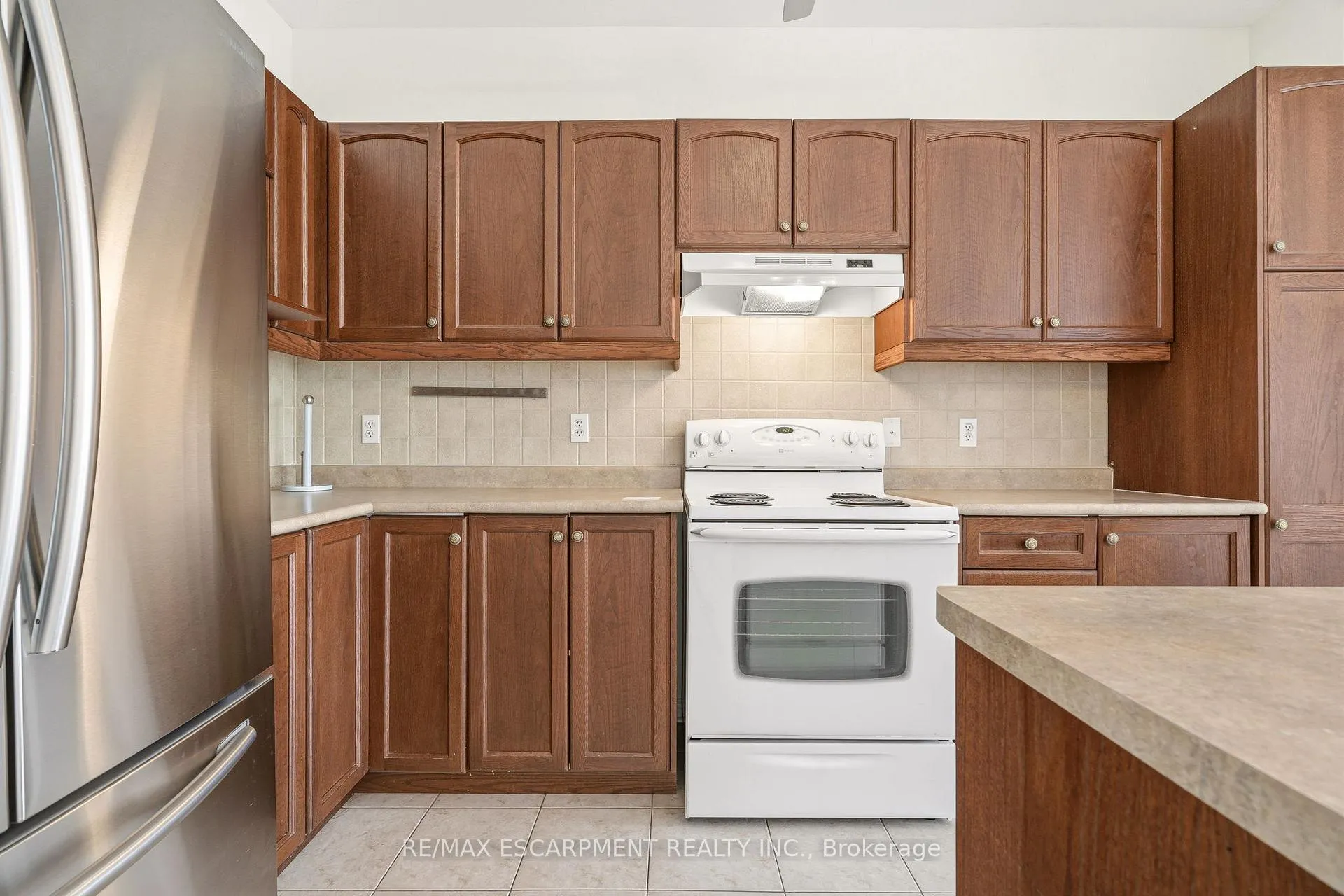 Photo 14 of Unit 40, 4400 Millcroft Park Drive, Burlington, Rose — HOMEH