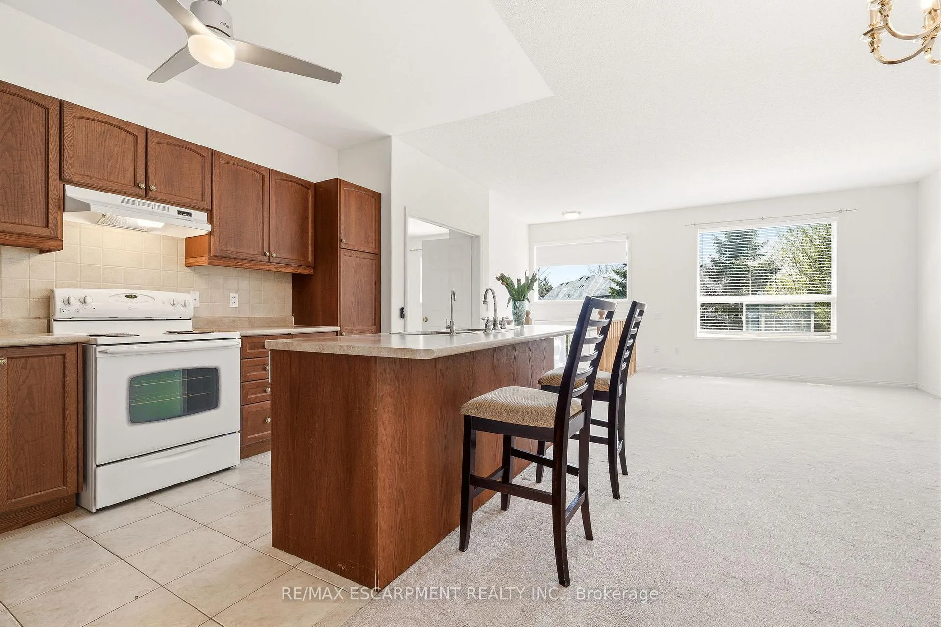 Photo 15 of Unit 40, 4400 Millcroft Park Drive, Burlington, Rose — HOMEH