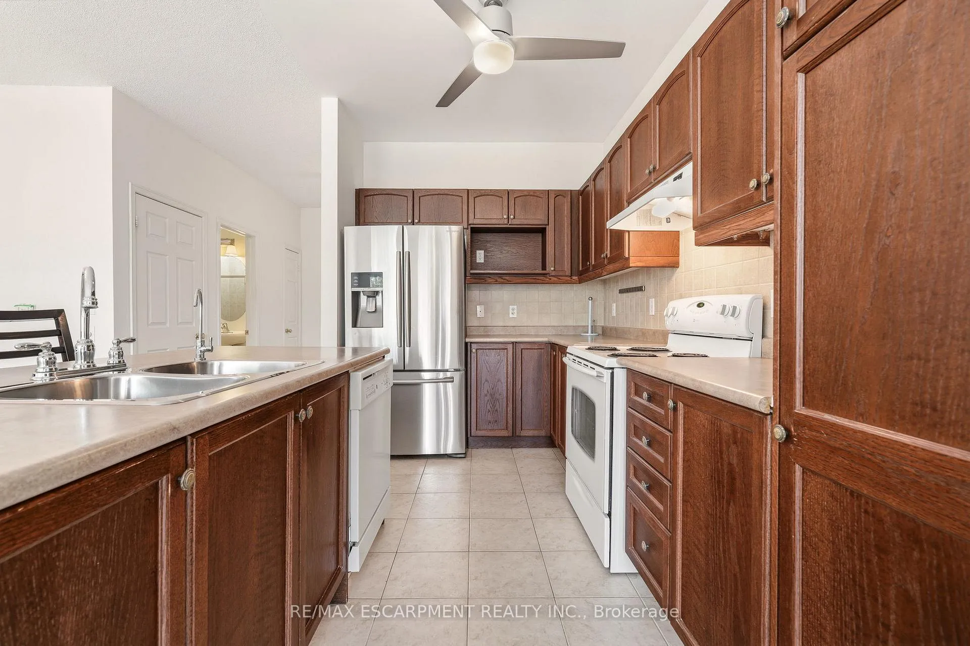 Photo 19 of Unit 40, 4400 Millcroft Park Drive, Burlington, Rose — HOMEH