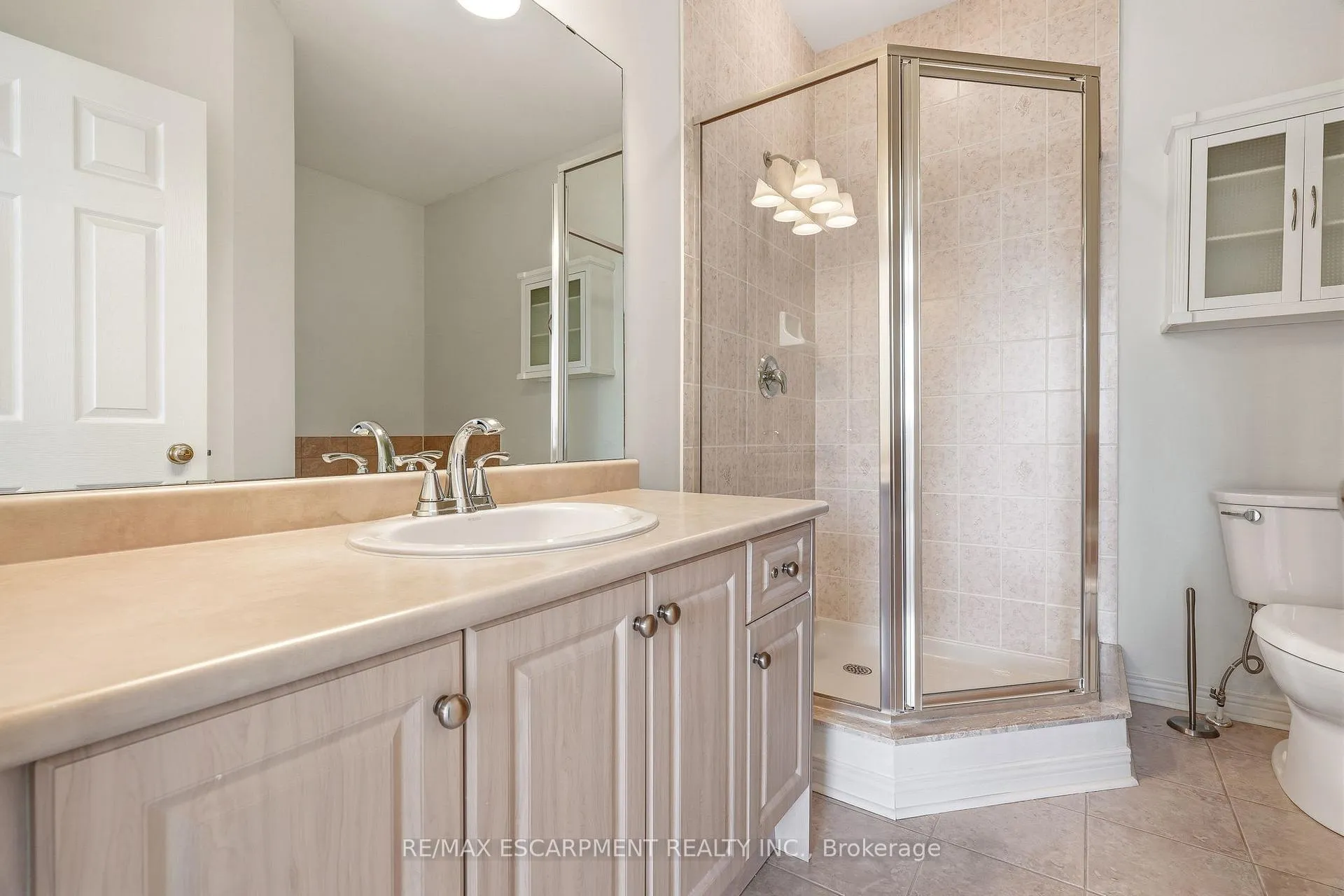 Photo 27 of Unit 40, 4400 Millcroft Park Drive, Burlington, Rose — HOMEH