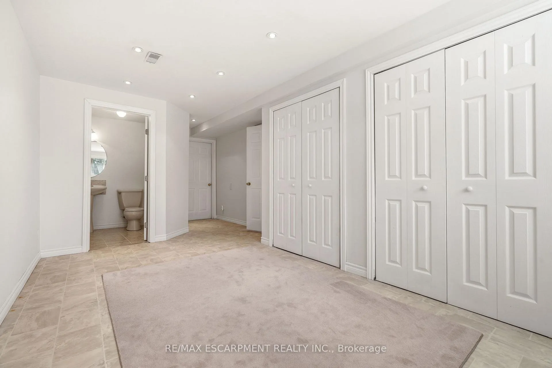Photo 41 of Unit 40, 4400 Millcroft Park Drive, Burlington, Rose — HOMEH