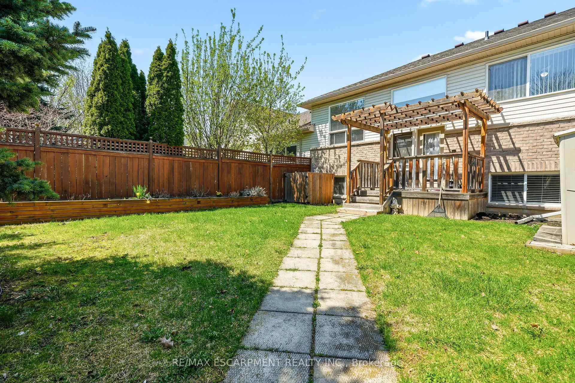 Photo 45 of Unit 40, 4400 Millcroft Park Drive, Burlington, Rose — HOMEH