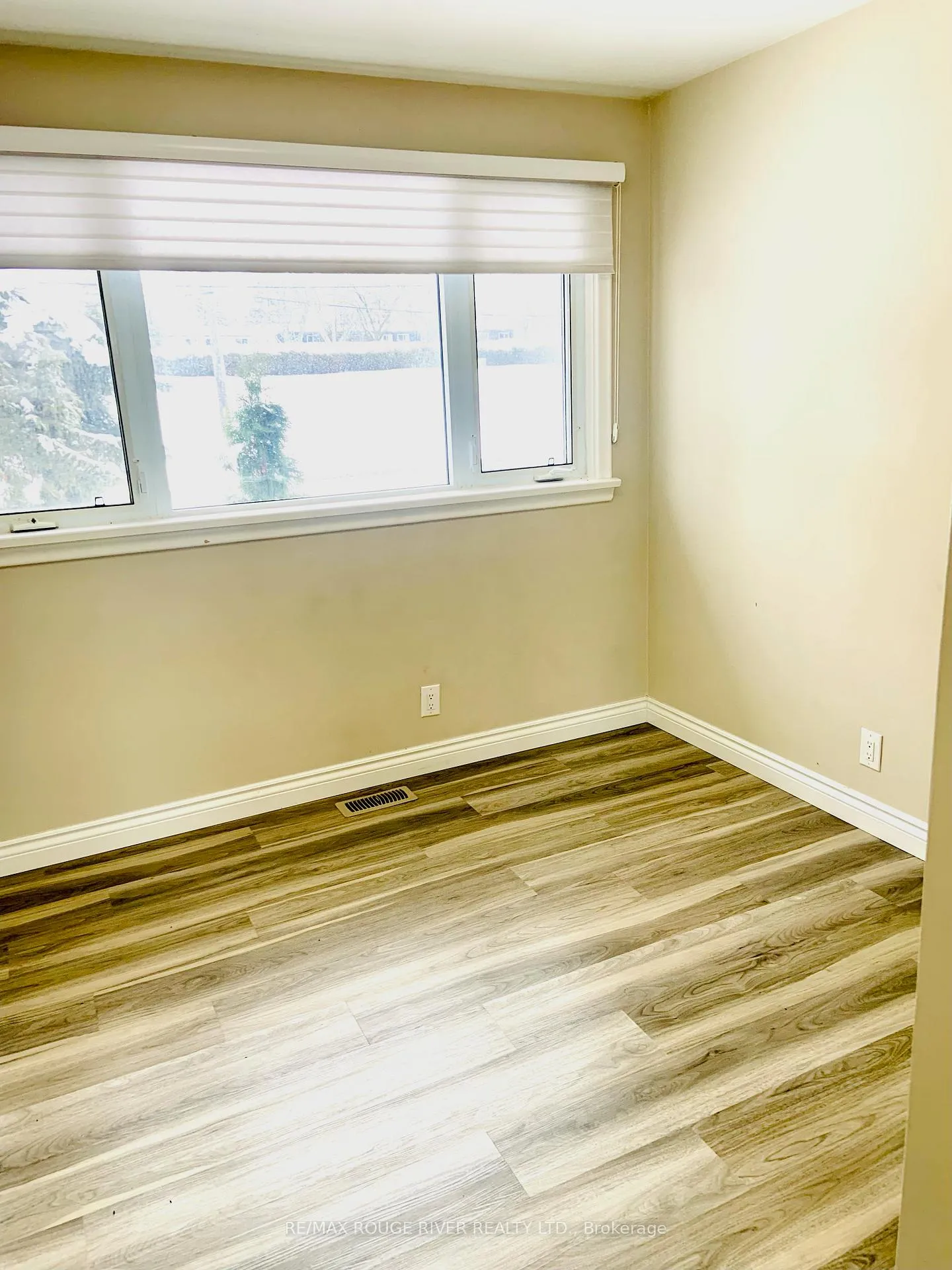 Photo 11 of Unit Upper, 513 Rossland Road E, Oshawa, O'Neill — HOMEH