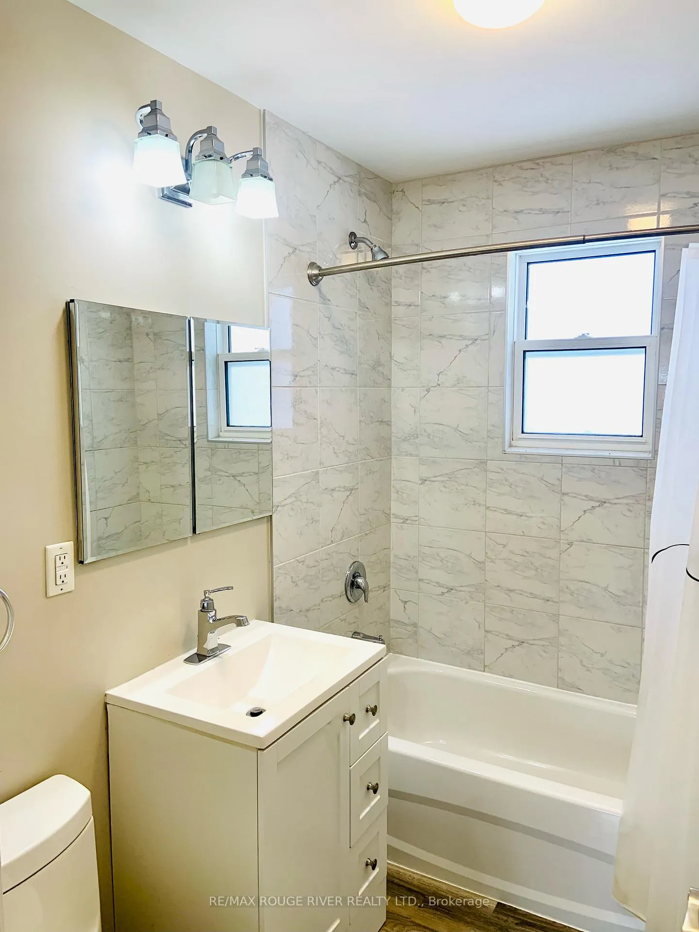 Photo 13 of Unit Upper, 513 Rossland Road E, Oshawa, O'Neill — HOMEH