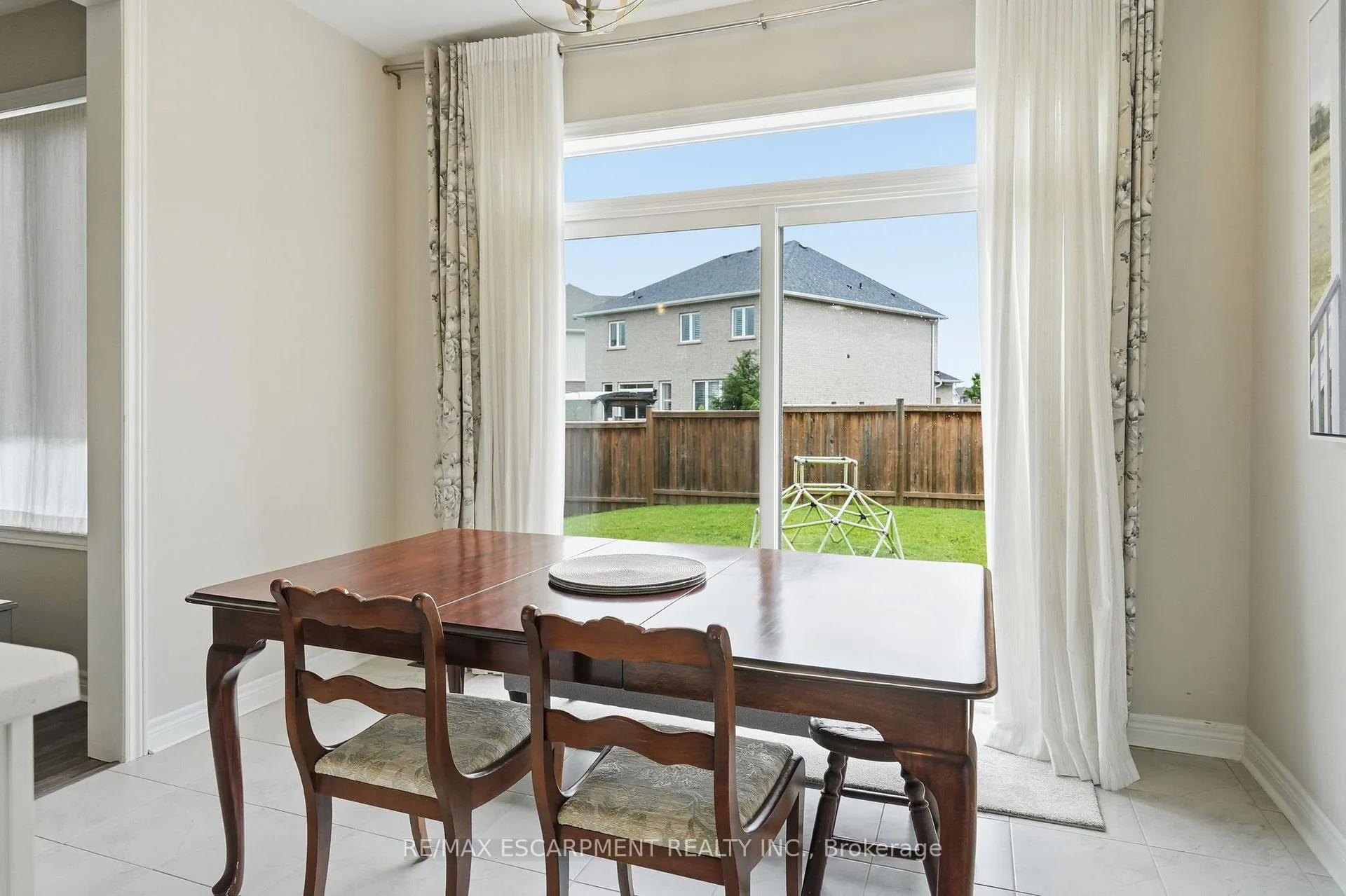 Photo 16 of 27 Robbins Ridge, Brant, Paris — HOMEH