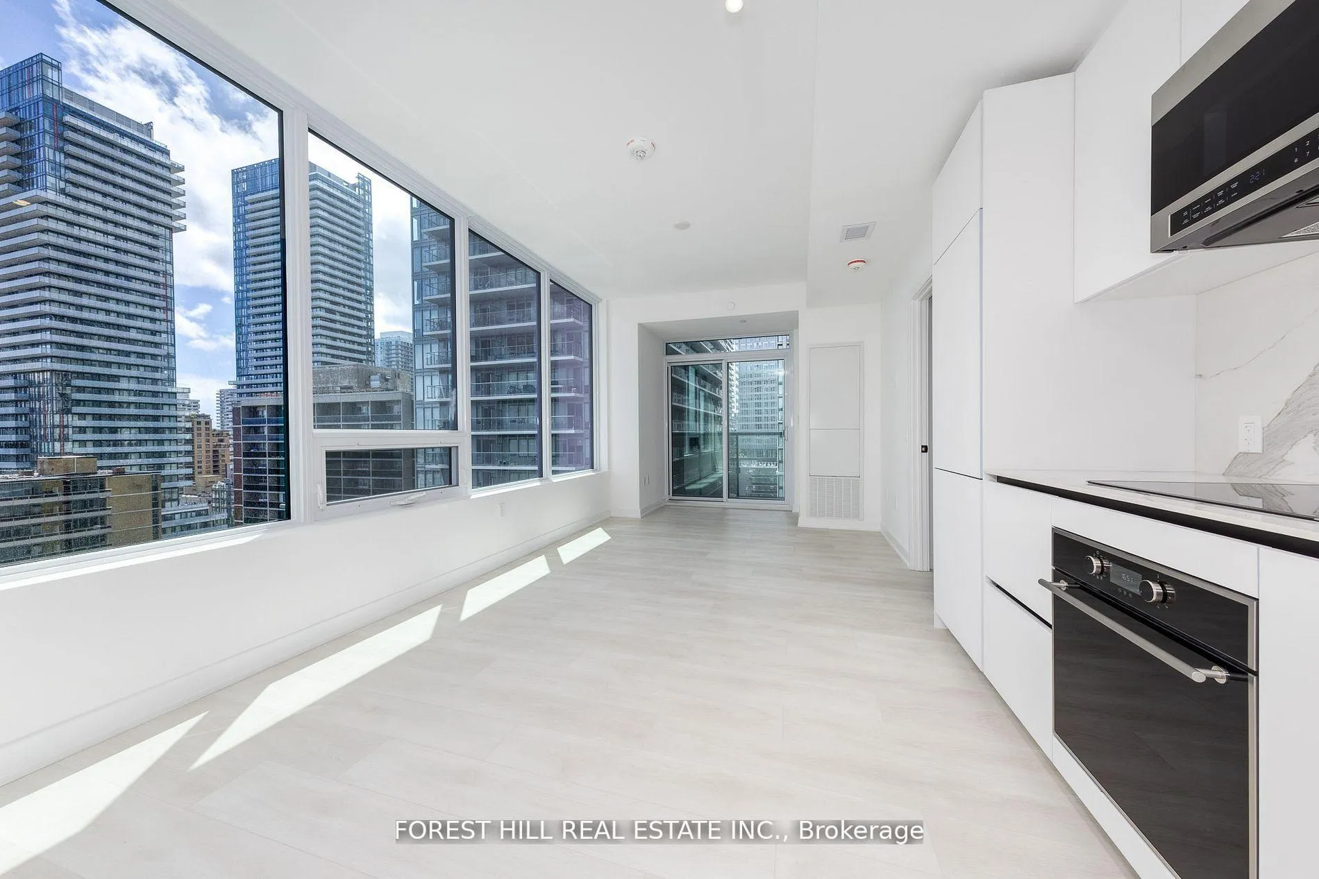 Photo 11 of Unit 1302, 117 Broadway Avenue, Toronto, Mount Pleasant West — HOMEH
