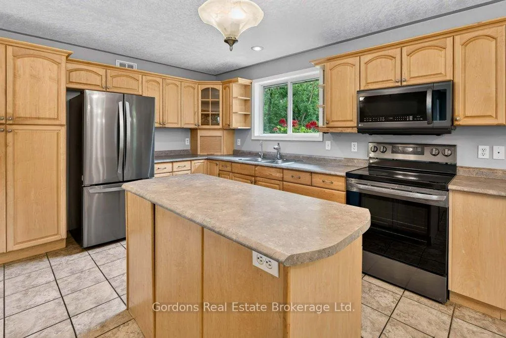 Photo 14 of 13 Cannery Road, Prince Edward County, Ameliasburg Ward — HOMEH
