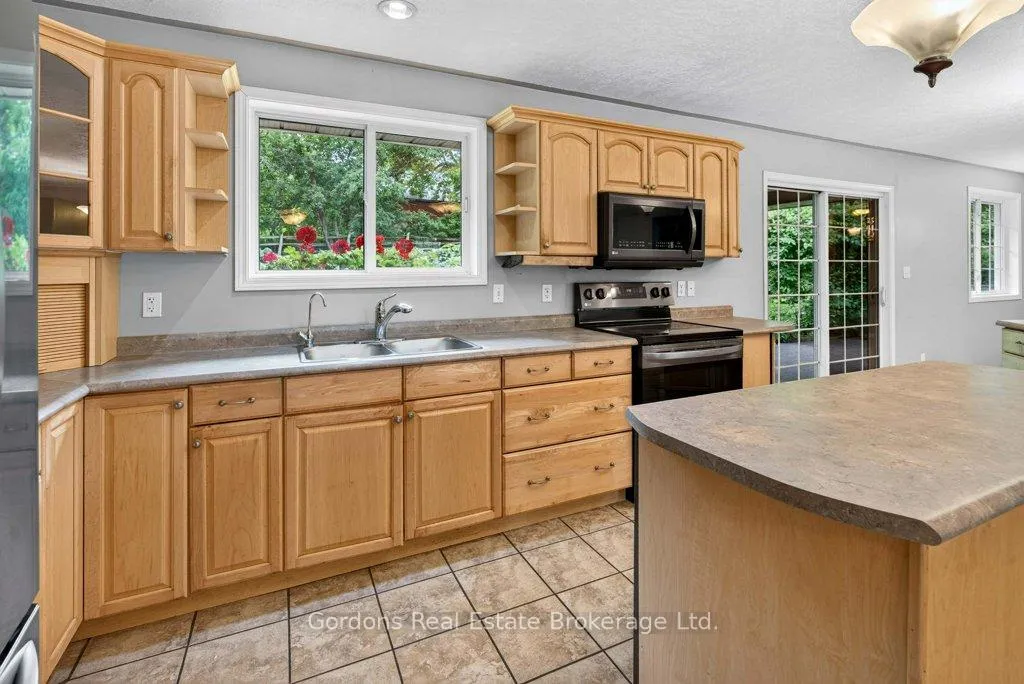 Photo 15 of 13 Cannery Road, Prince Edward County, Ameliasburg Ward — HOMEH