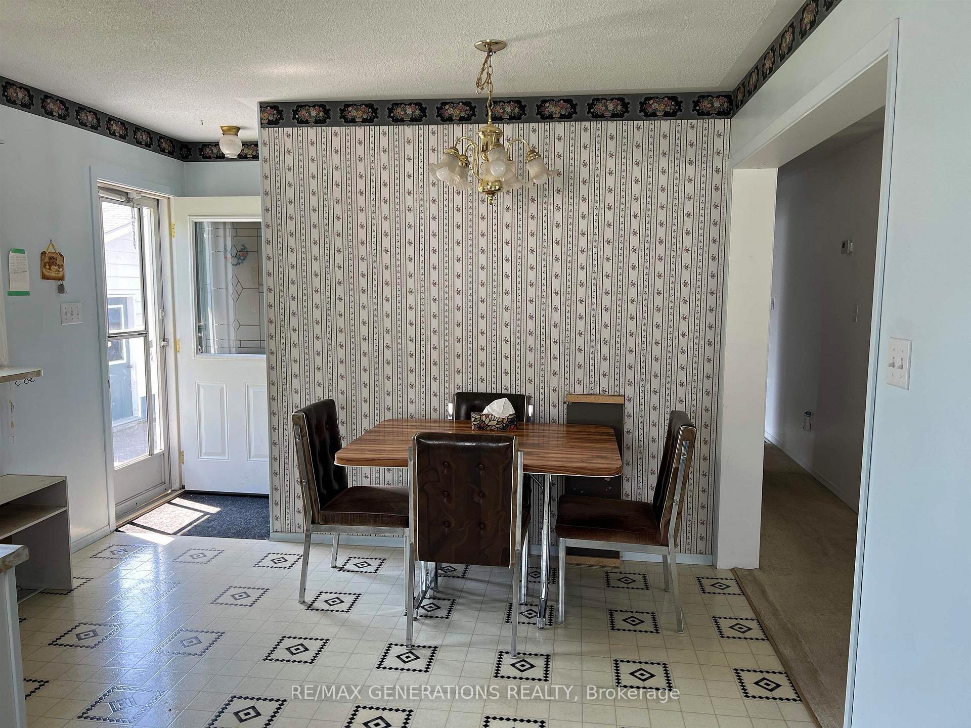 Photo 4 of 10 Lloyd Irwin Street, Marathon — HOMEH