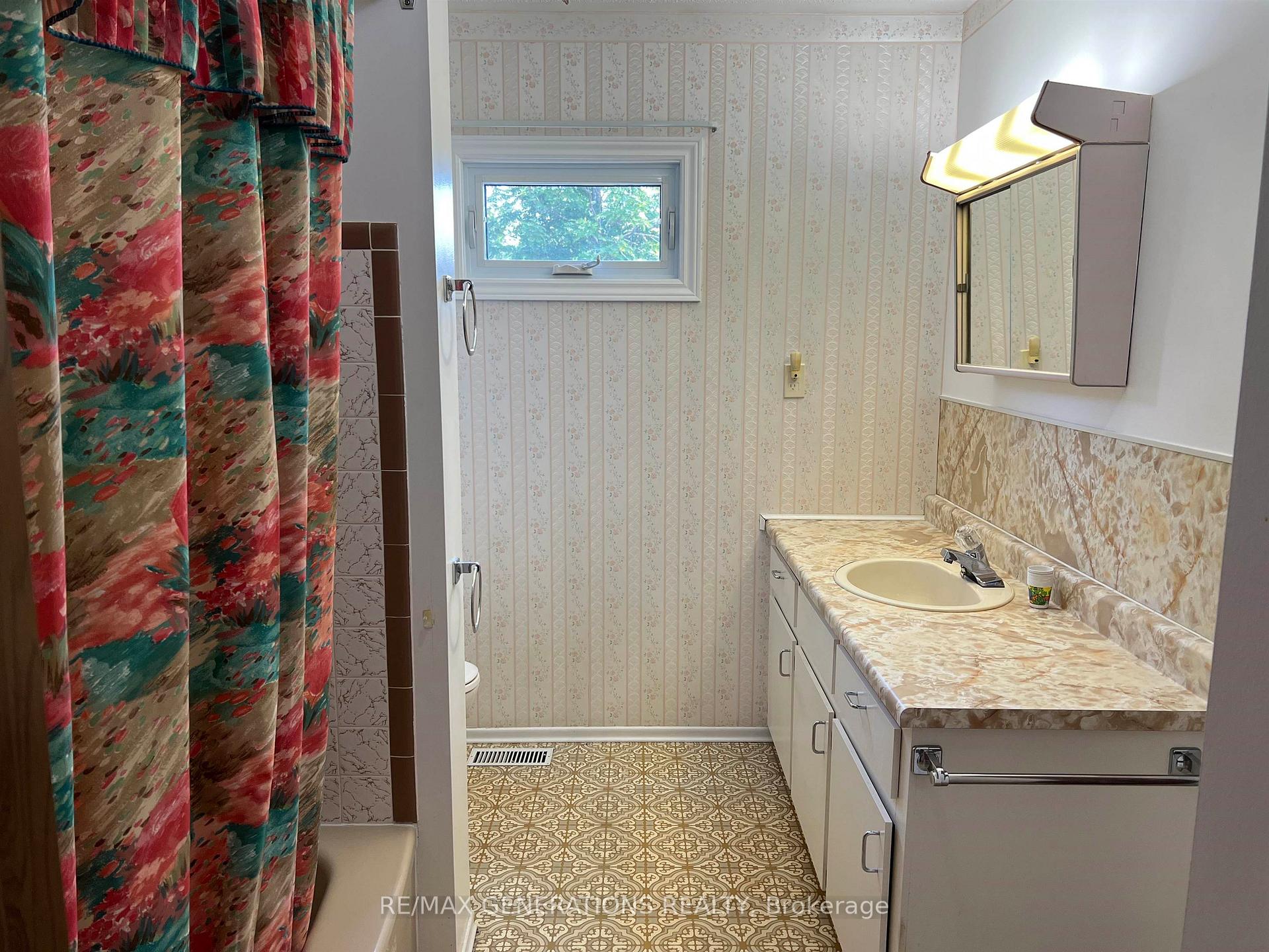 Photo 9 of 10 Lloyd Irwin Street, Marathon — HOMEH
