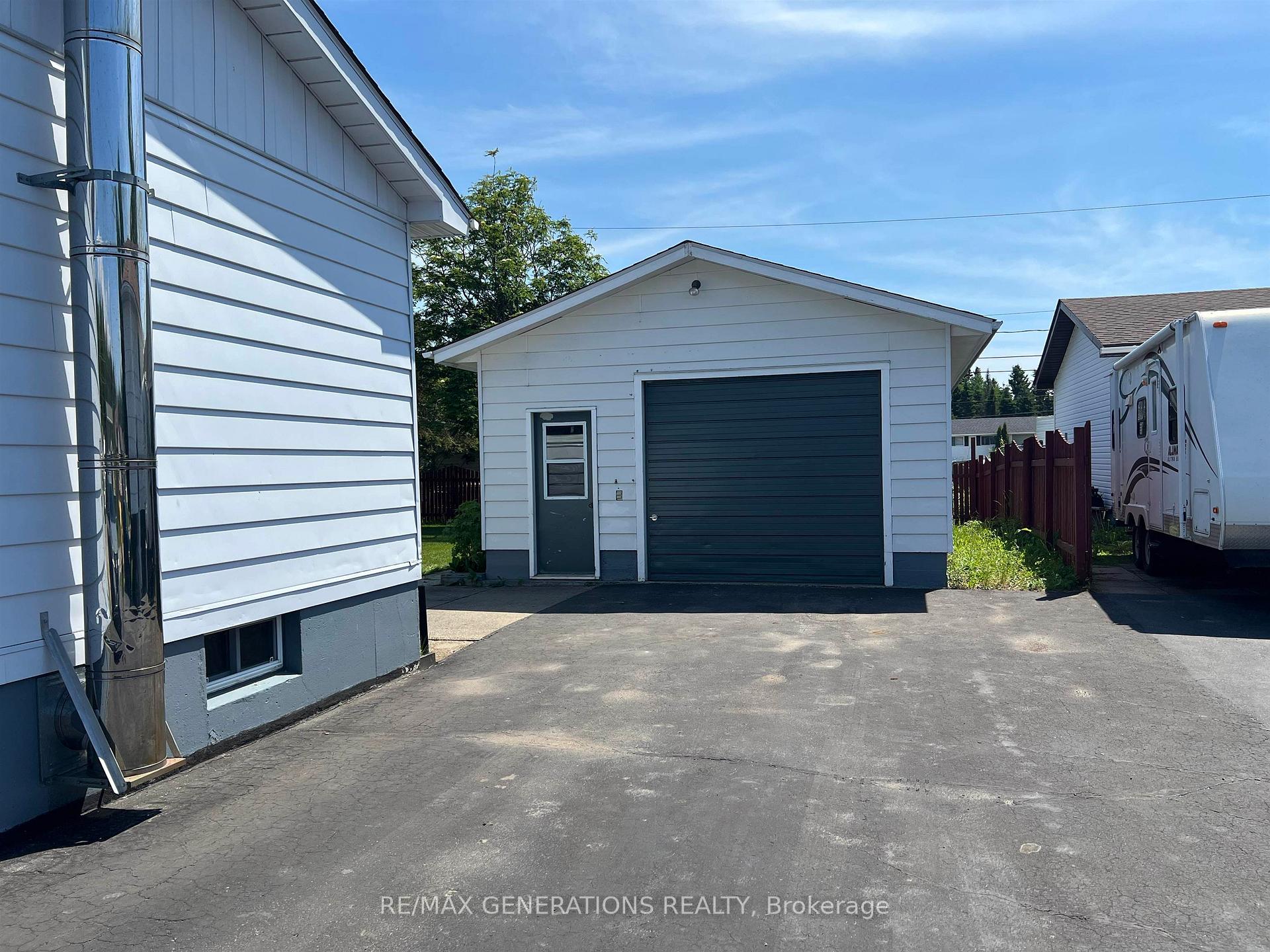 Photo 28 of 10 Lloyd Irwin Street, Marathon — HOMEH