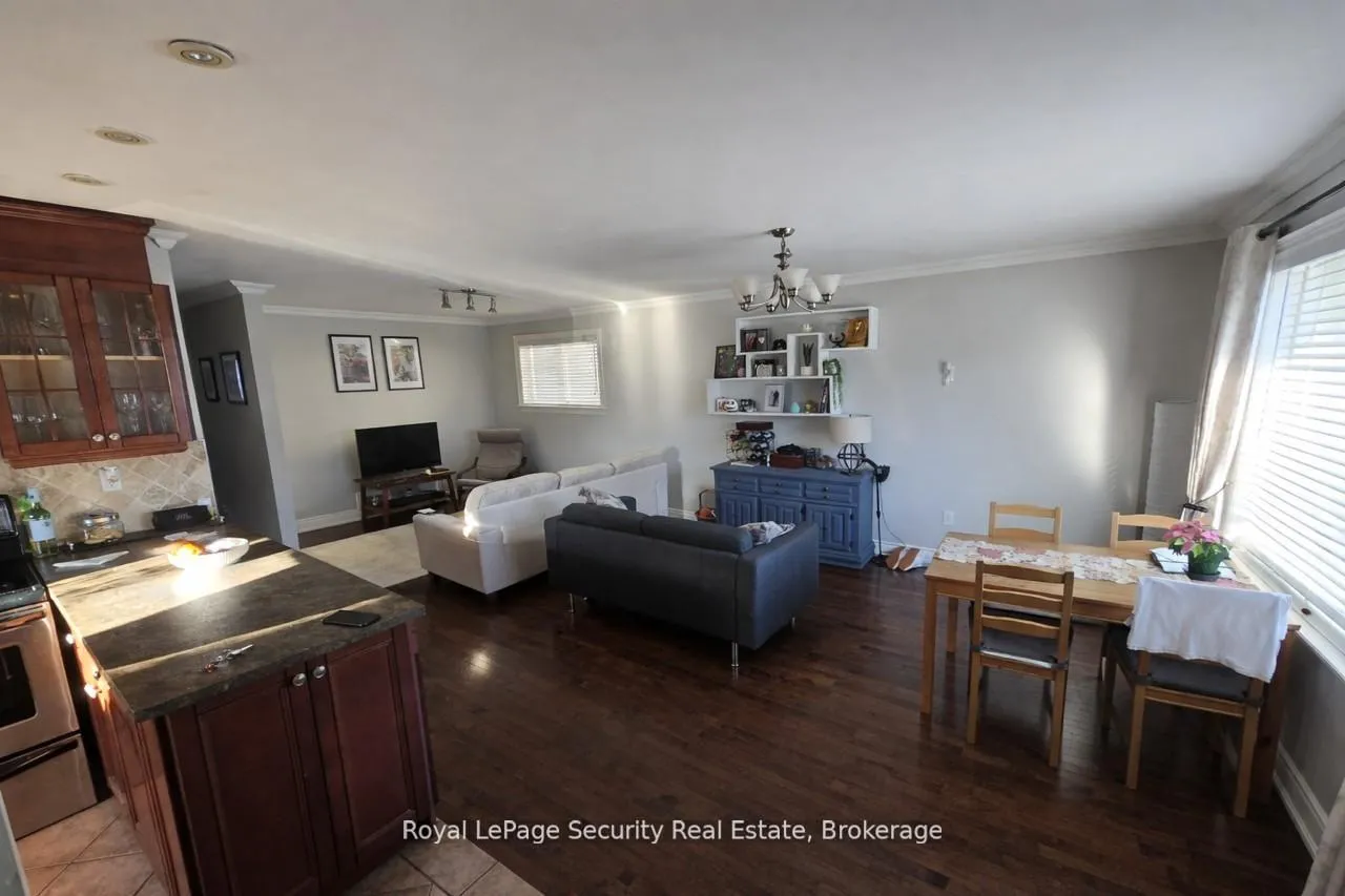 Photo 2 of Unit Upper, 36 Noranda Drive, North York, Brookhaven-Amesbury — HOMEH
