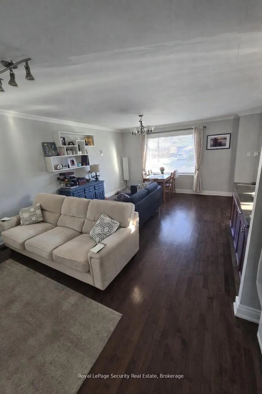 Photo 3 of Unit Upper, 36 Noranda Drive, North York, Brookhaven-Amesbury — HOMEH