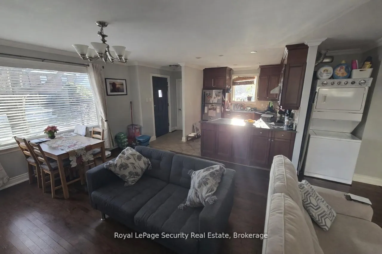 Photo 4 of Unit Upper, 36 Noranda Drive, North York, Brookhaven-Amesbury — HOMEH