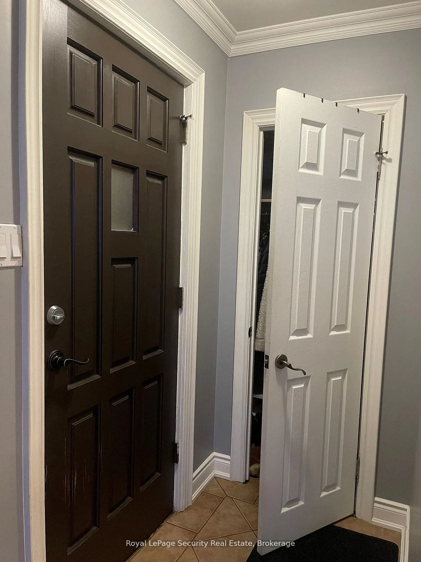 Photo 8 of Unit Upper, 36 Noranda Drive, North York, Brookhaven-Amesbury — HOMEH