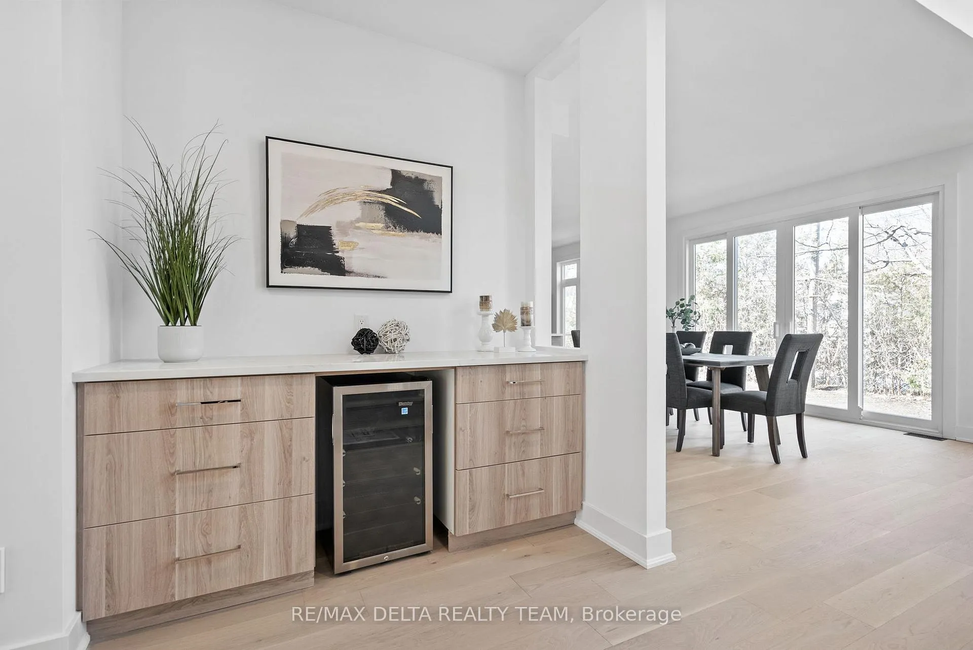 Photo 6 of 43 St Claire Avenue, Ottawa, Meadowlands/St. Claire Gardens — HOMEH