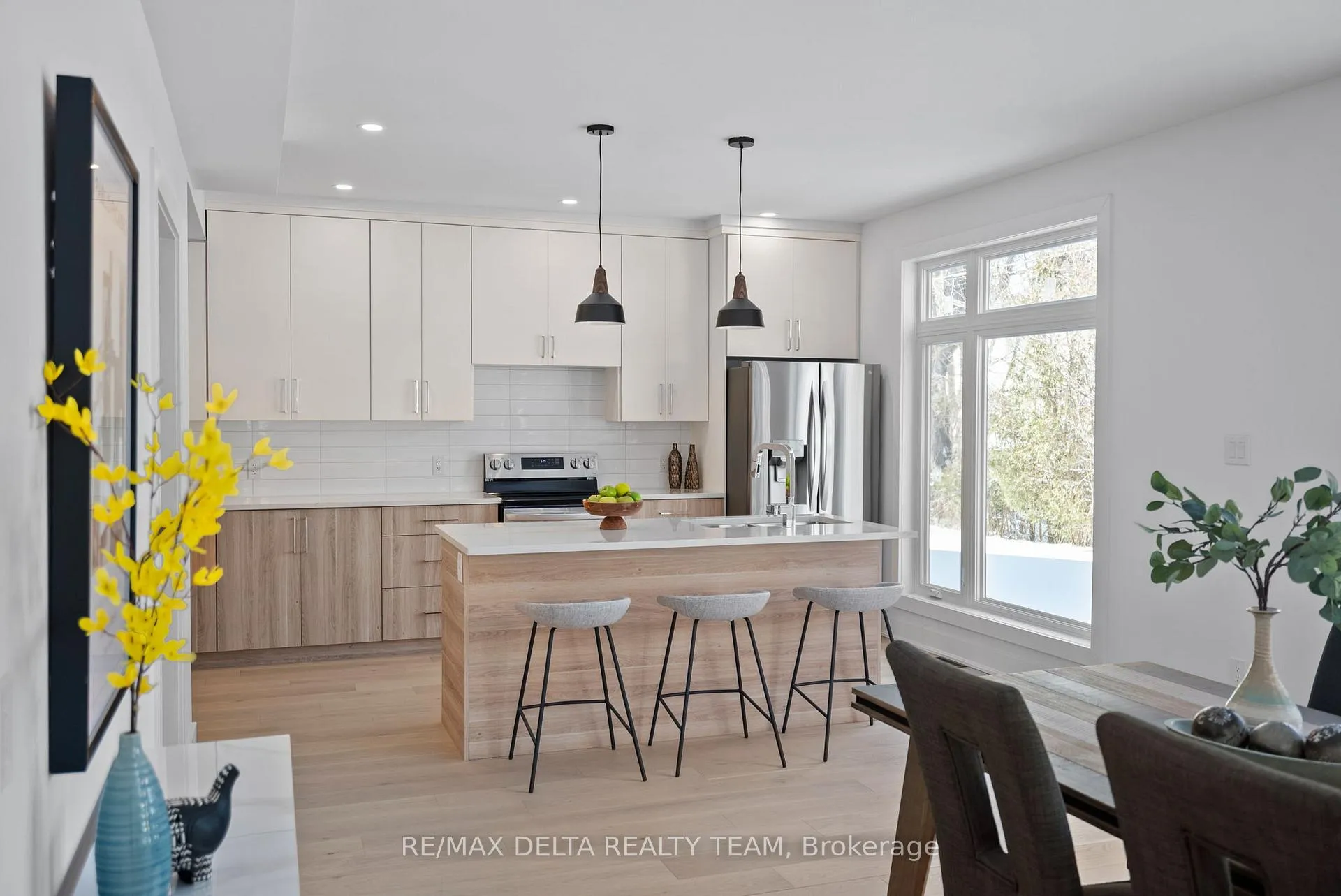 Photo 20 of 43 St Claire Avenue, Ottawa, Meadowlands/St. Claire Gardens — HOMEH