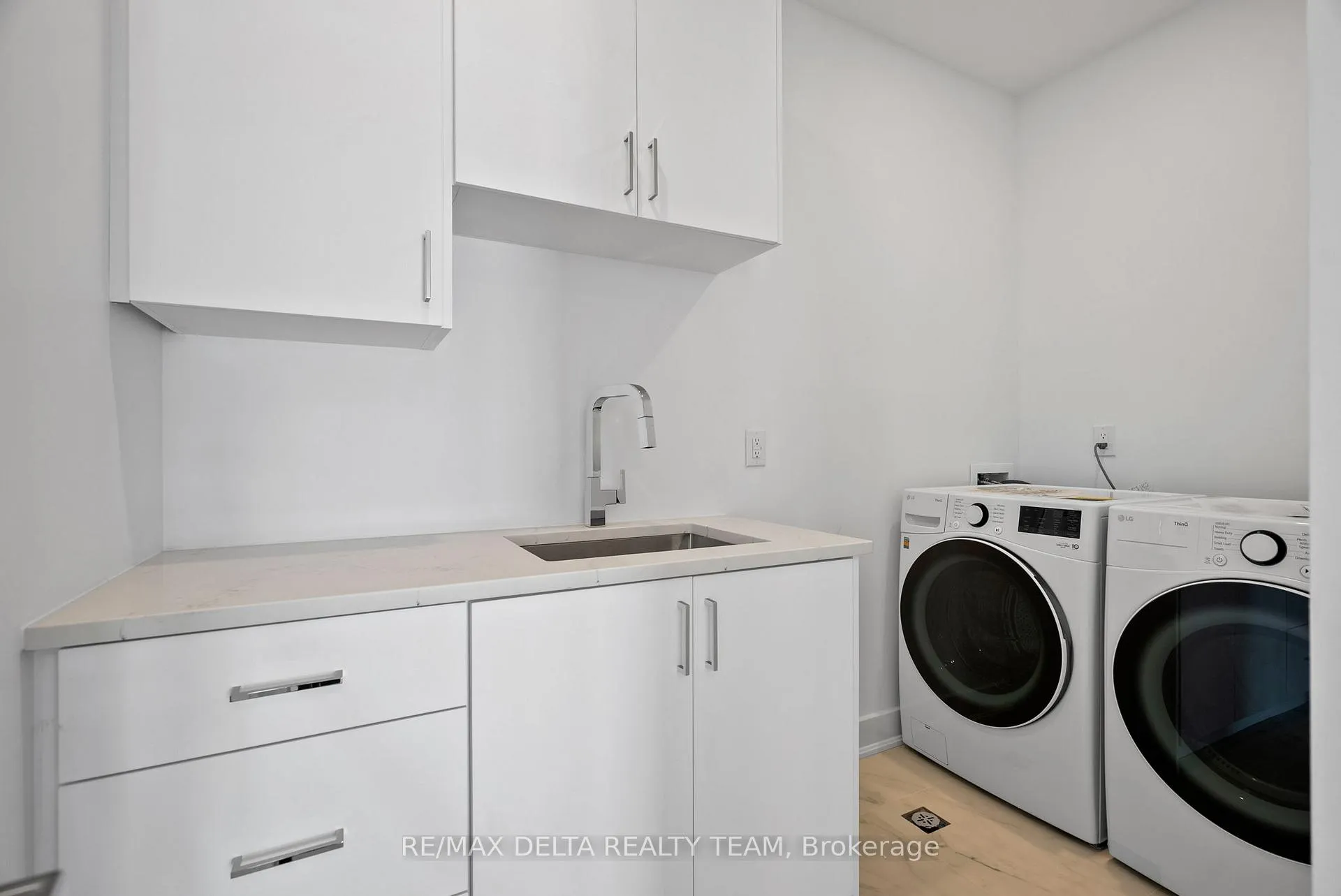 Photo 27 of 43 St Claire Avenue, Ottawa, Meadowlands/St. Claire Gardens — HOMEH