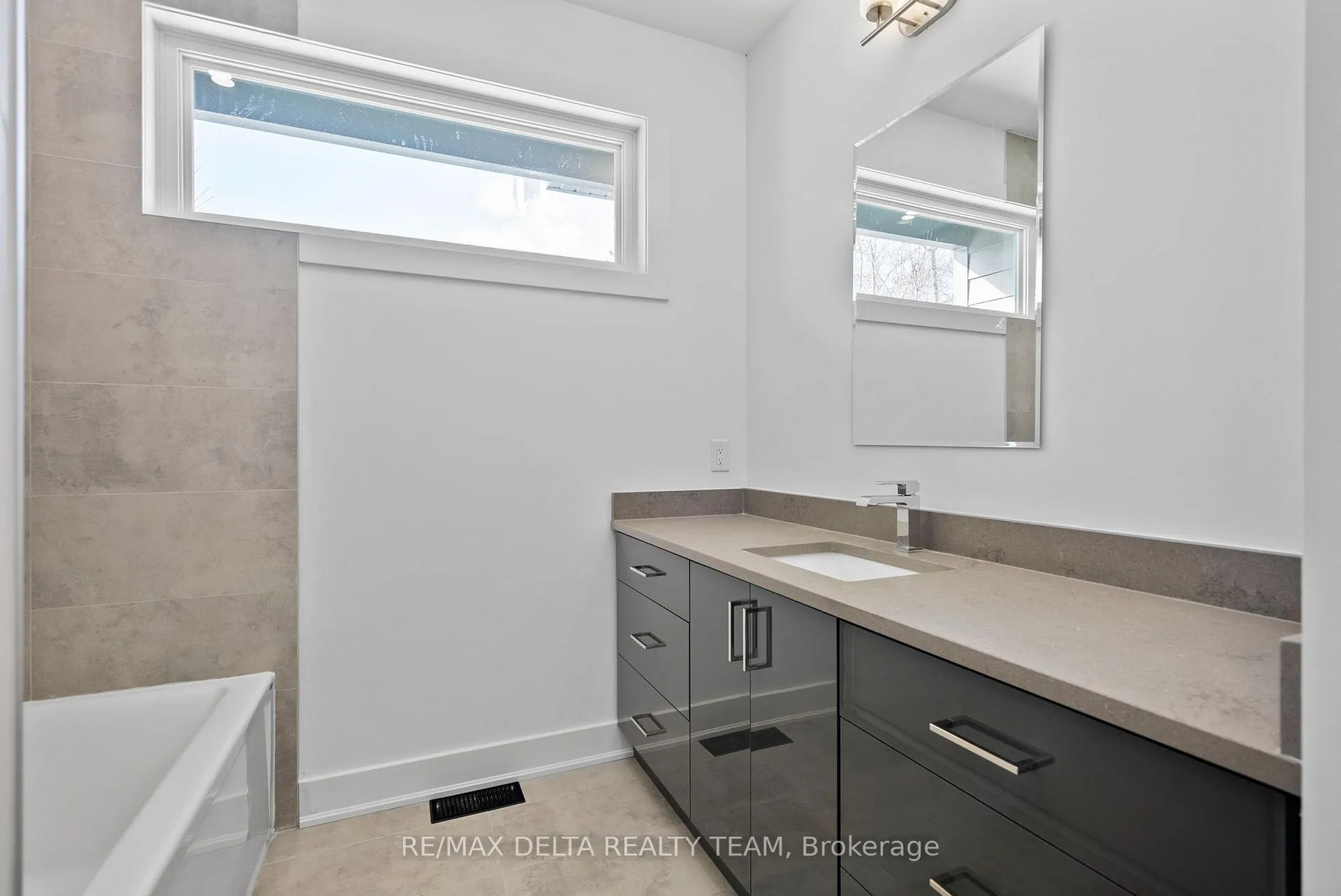 Photo 30 of 43 St Claire Avenue, Ottawa, Meadowlands/St. Claire Gardens — HOMEH