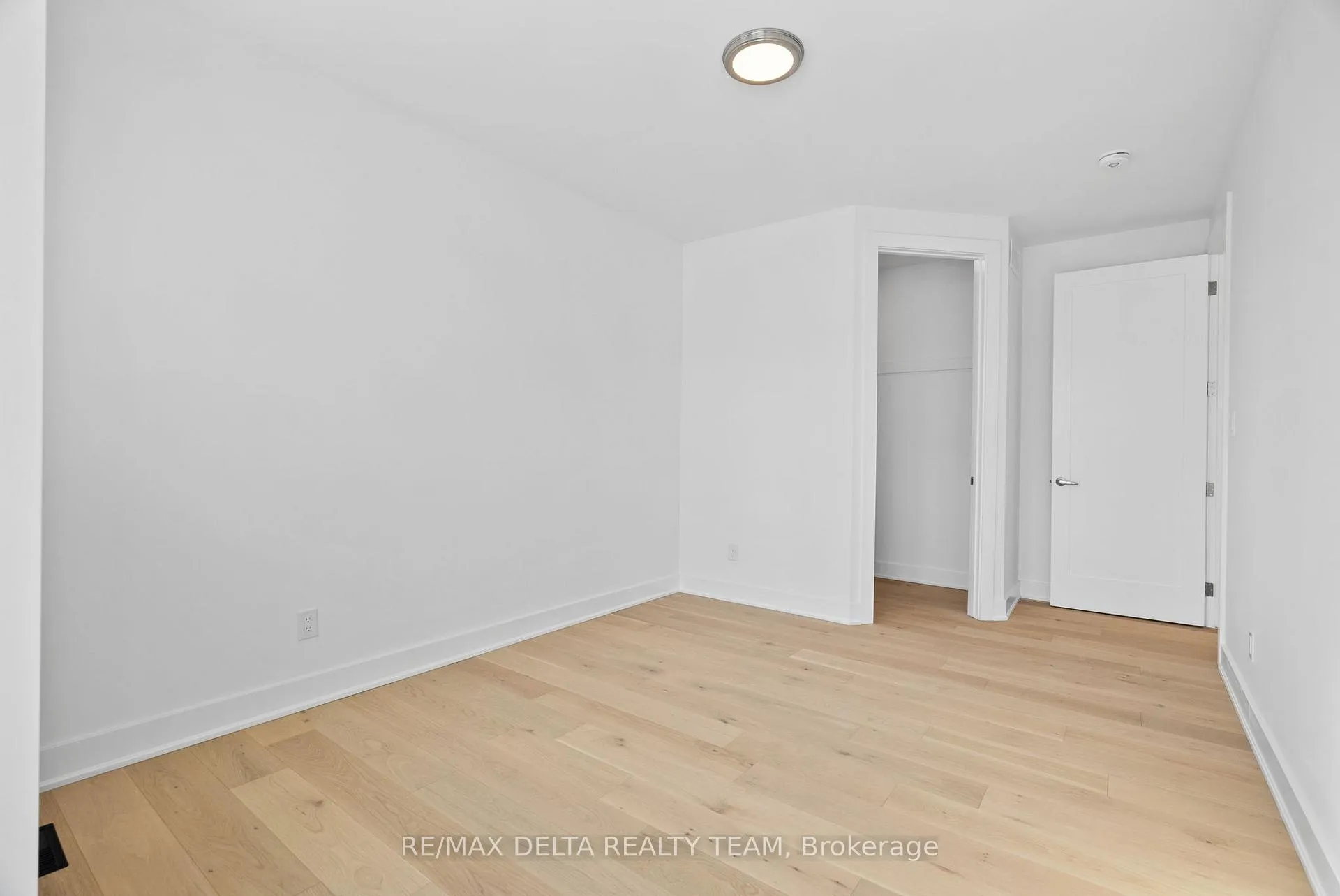 Photo 32 of 43 St Claire Avenue, Ottawa, Meadowlands/St. Claire Gardens — HOMEH