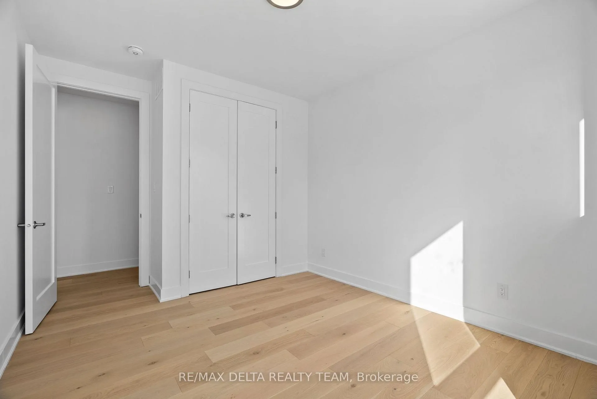 Photo 34 of 43 St Claire Avenue, Ottawa, Meadowlands/St. Claire Gardens — HOMEH