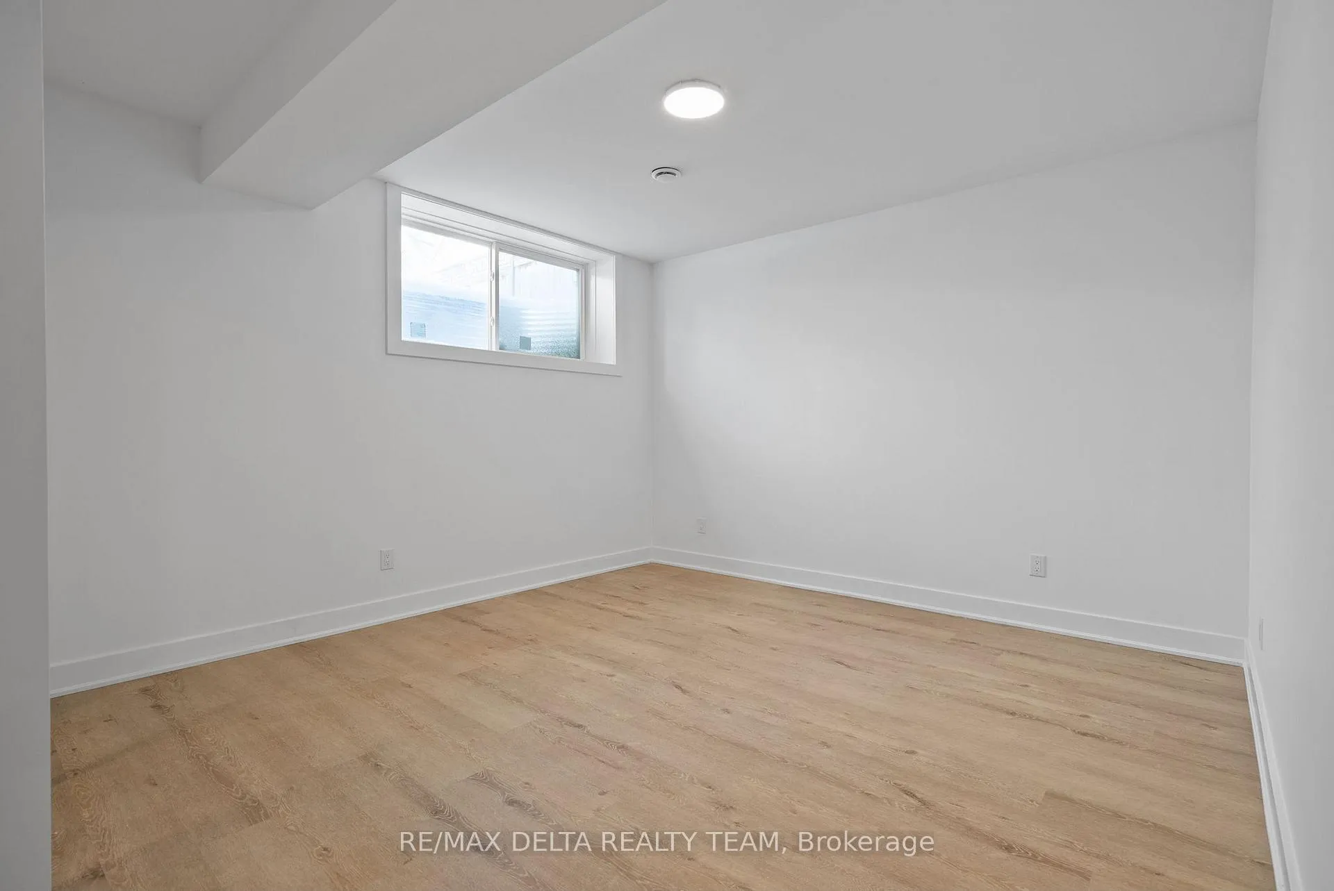 Photo 38 of 43 St Claire Avenue, Ottawa, Meadowlands/St. Claire Gardens — HOMEH