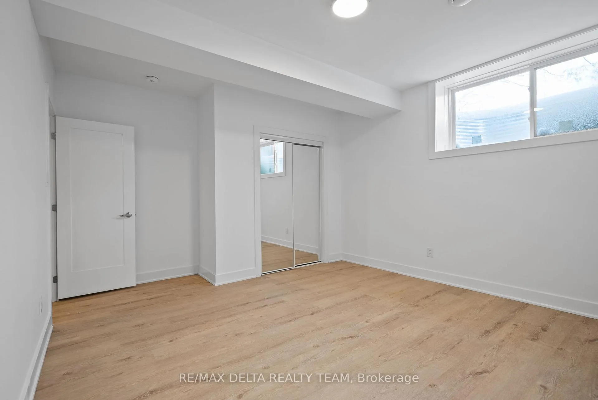 Photo 39 of 43 St Claire Avenue, Ottawa, Meadowlands/St. Claire Gardens — HOMEH