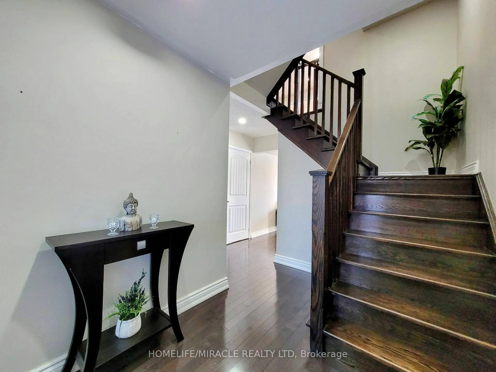 Photo 3 of 34 Donomore Drive, Brampton, Northwest Brampton — HOMEH