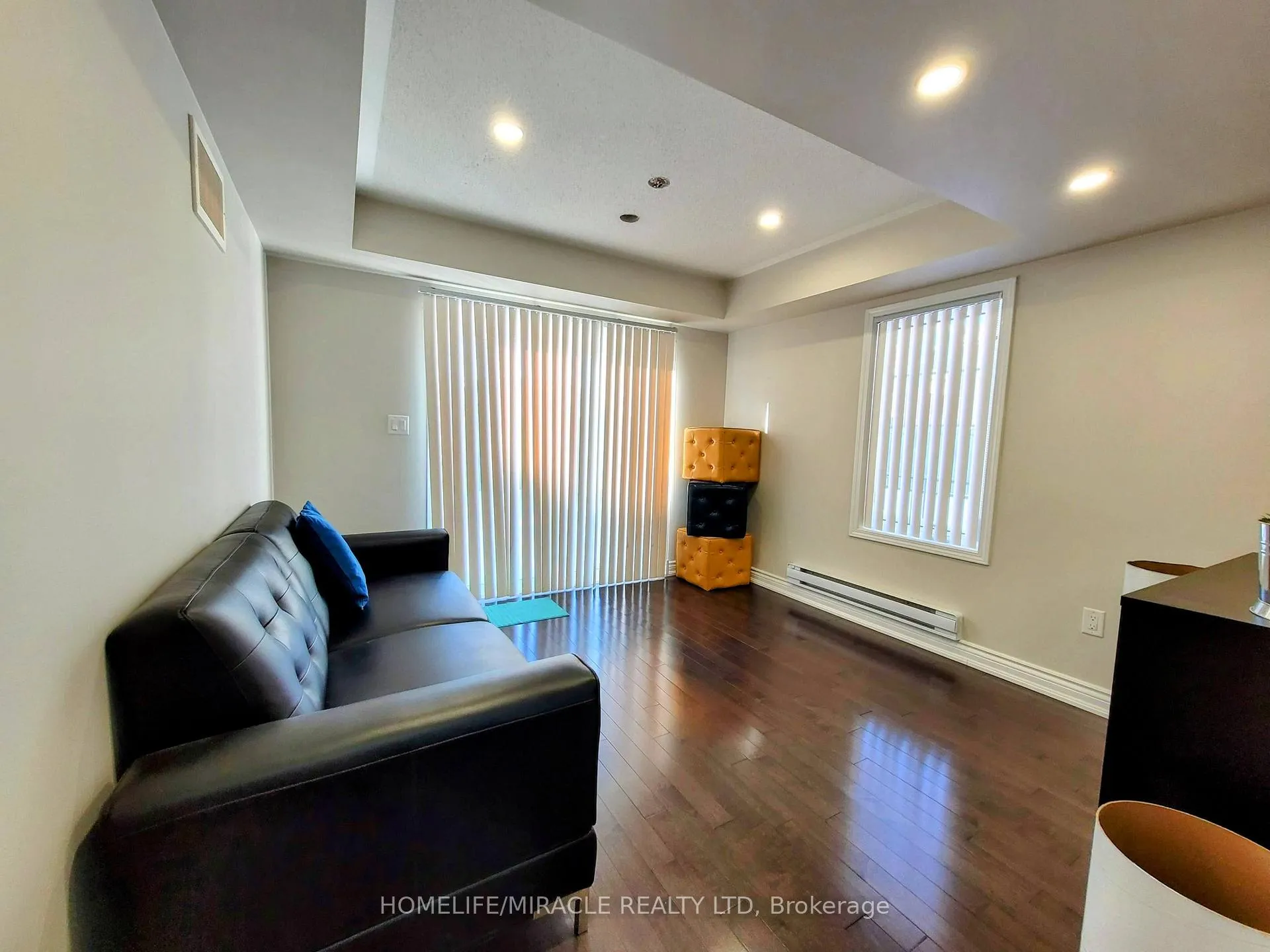 Photo 5 of 34 Donomore Drive, Brampton, Northwest Brampton — HOMEH