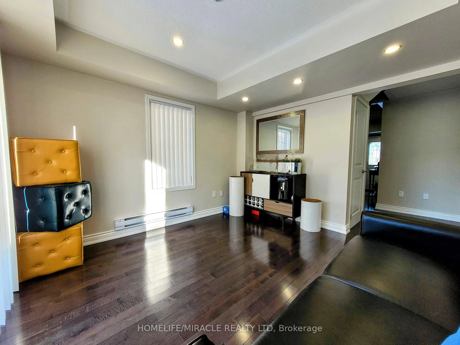 Photo 6 of 34 Donomore Drive, Brampton, Northwest Brampton — HOMEH