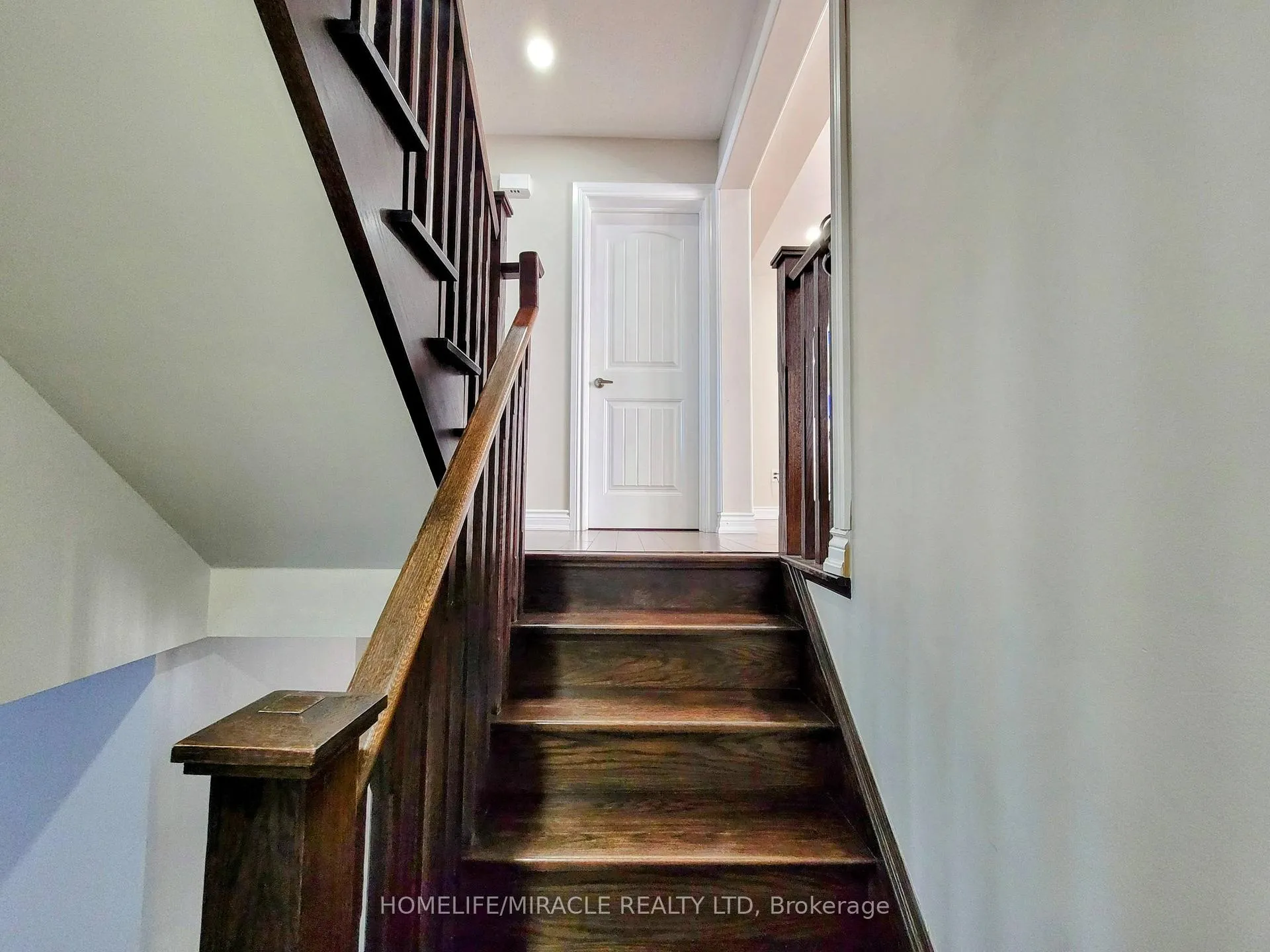 Photo 9 of 34 Donomore Drive, Brampton, Northwest Brampton — HOMEH