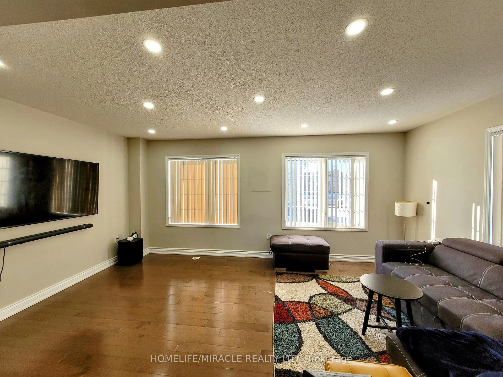 Photo 12 of 34 Donomore Drive, Brampton, Northwest Brampton — HOMEH