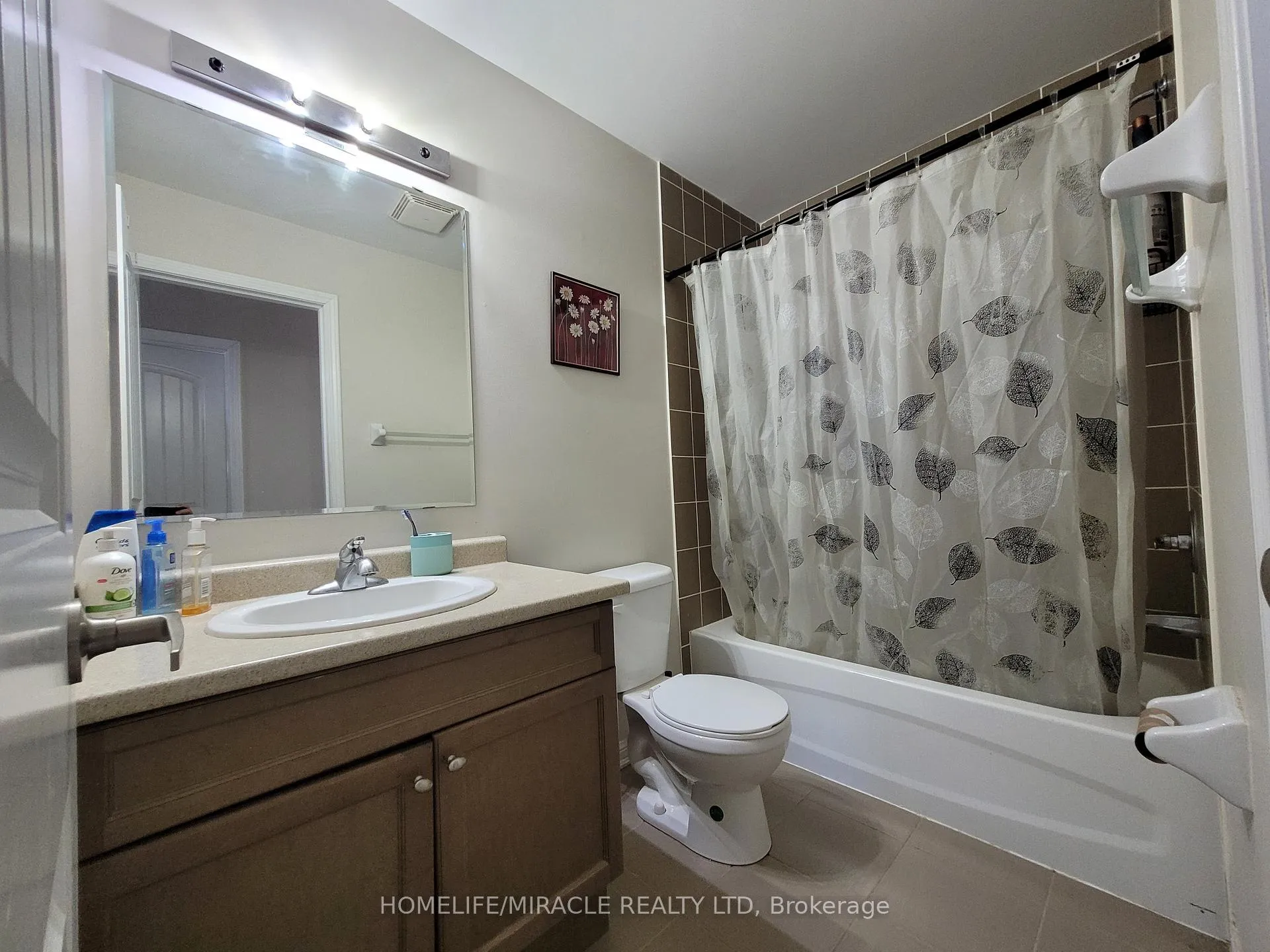 Photo 29 of 34 Donomore Drive, Brampton, Northwest Brampton — HOMEH