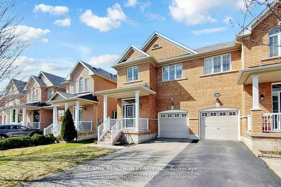 Photo 2 of 37 Jonas Millway, Whitchurch-Stouffville, Stouffville — HOMEH