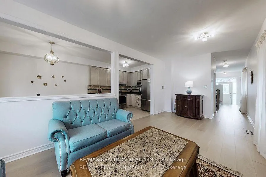 Photo 4 of 37 Jonas Millway, Whitchurch-Stouffville, Stouffville — HOMEH