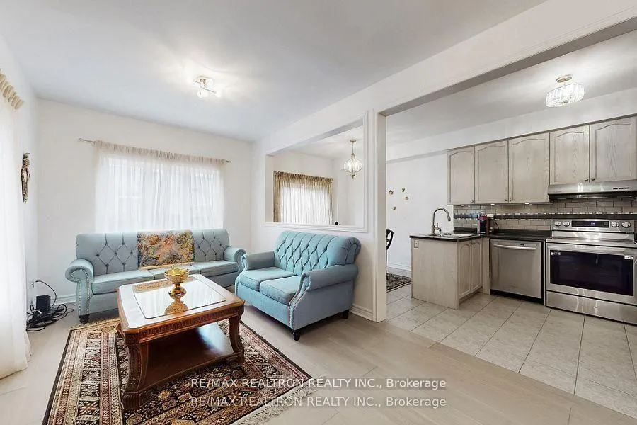Photo 6 of 37 Jonas Millway, Whitchurch-Stouffville, Stouffville — HOMEH