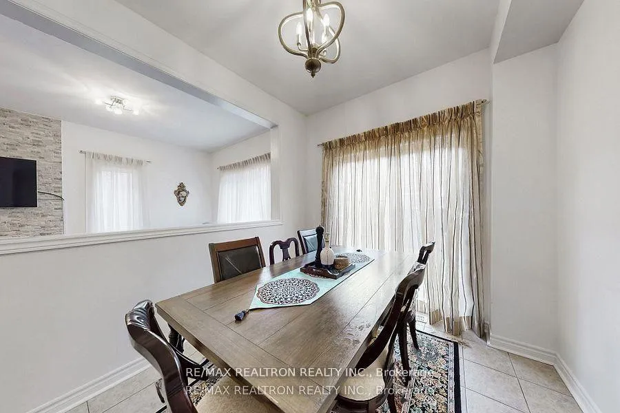 Photo 14 of 37 Jonas Millway, Whitchurch-Stouffville, Stouffville — HOMEH