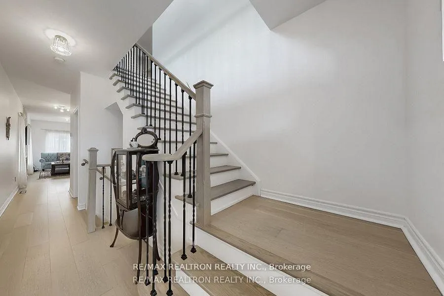 Photo 19 of 37 Jonas Millway, Whitchurch-Stouffville, Stouffville — HOMEH