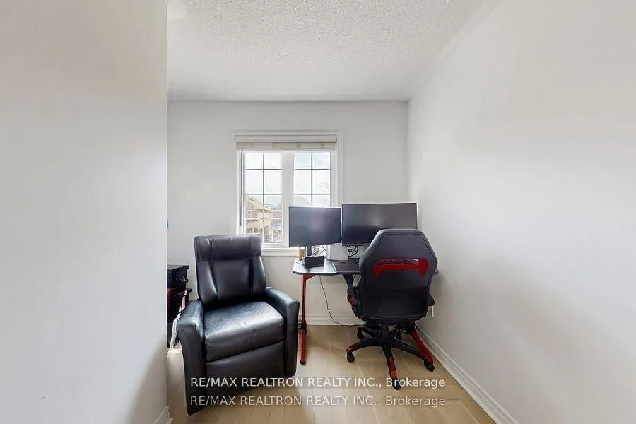 Photo 21 of 37 Jonas Millway, Whitchurch-Stouffville, Stouffville — HOMEH