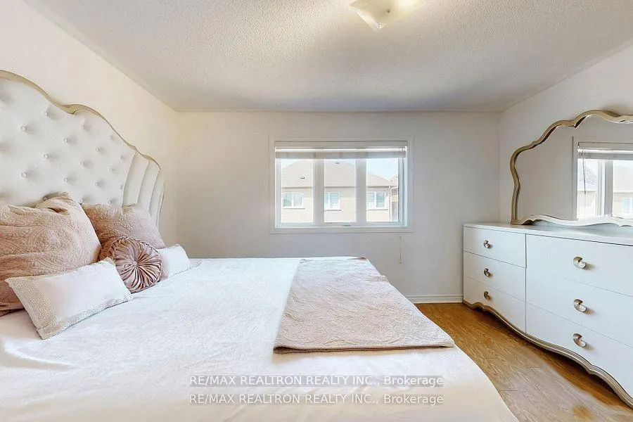Photo 24 of 37 Jonas Millway, Whitchurch-Stouffville, Stouffville — HOMEH