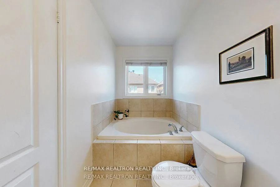 Photo 26 of 37 Jonas Millway, Whitchurch-Stouffville, Stouffville — HOMEH