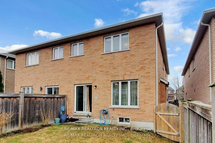 Photo 37 of 37 Jonas Millway, Whitchurch-Stouffville, Stouffville — HOMEH